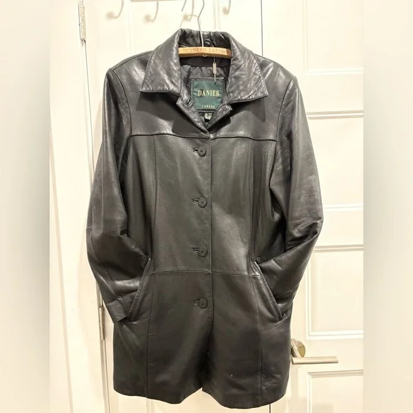 Danier Black Leather *buttery smooth* Button-Front Car Coat (12-14 | L) - Picture 2 of 9